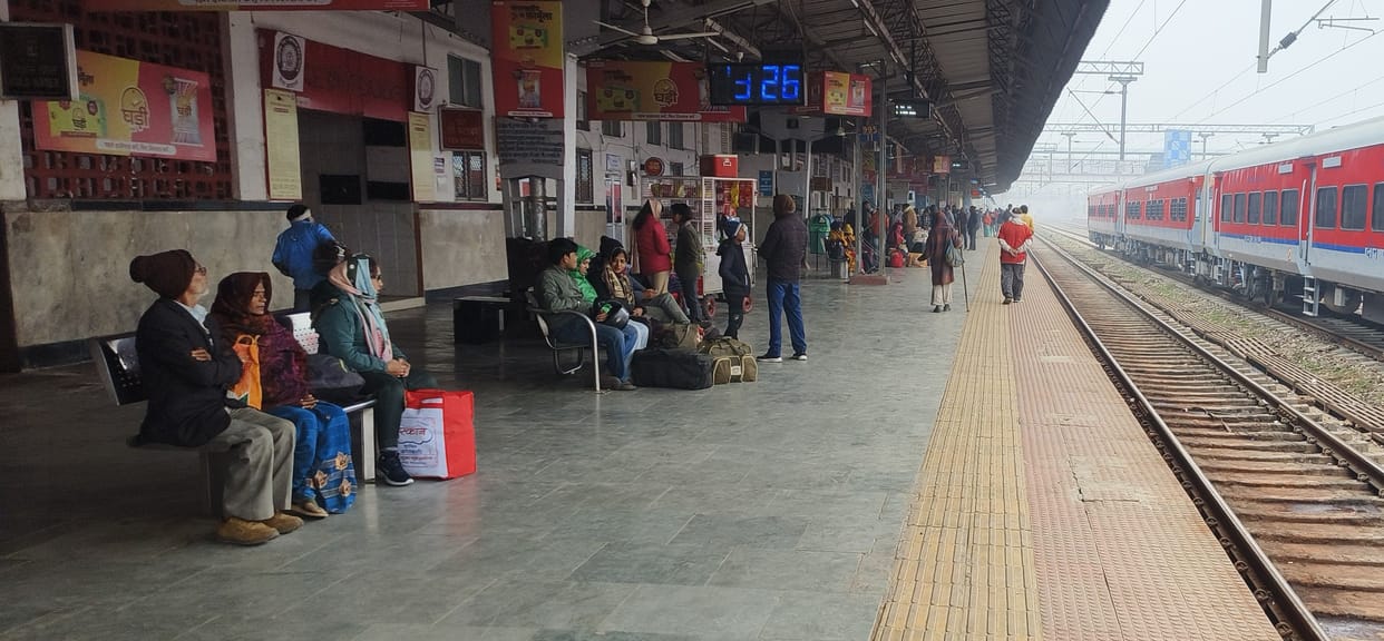Fog slows down speed, three trains will not arrive today