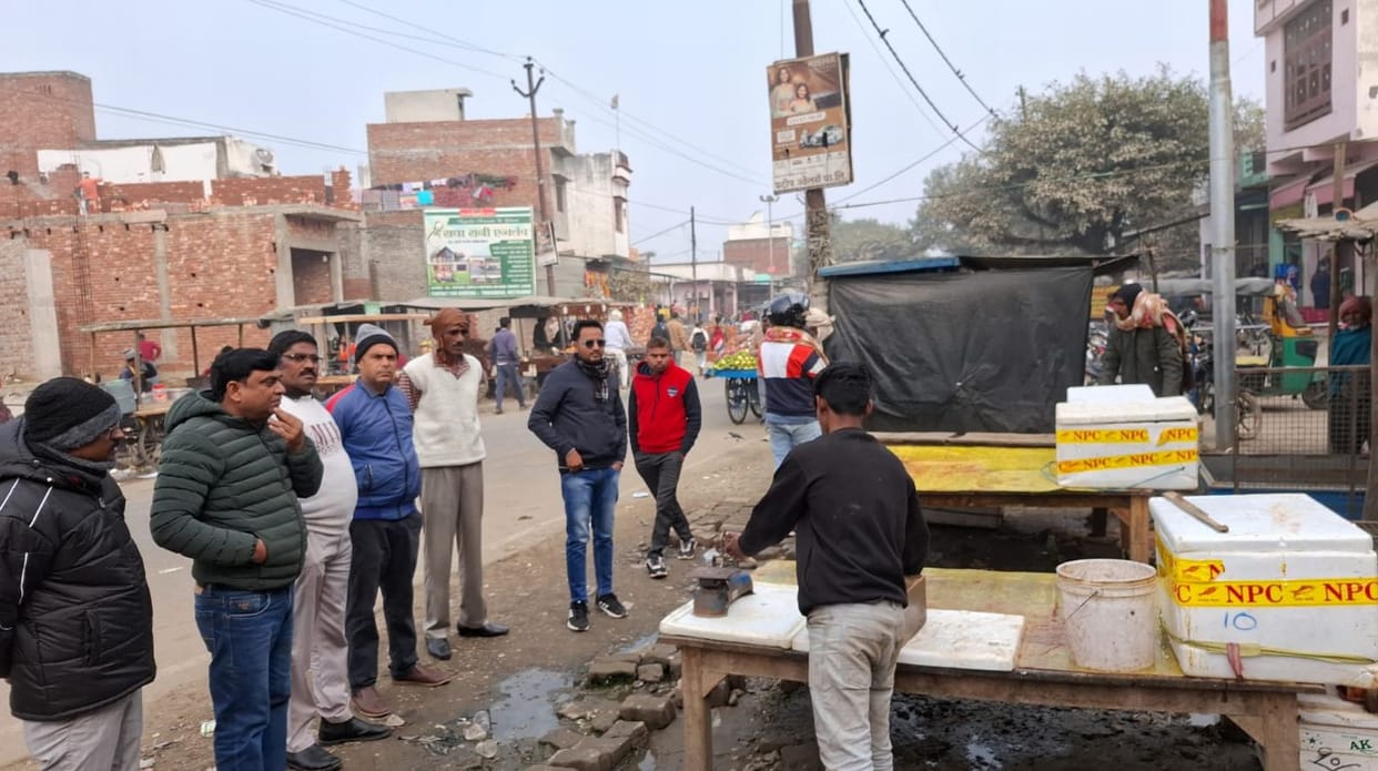 Fish market removed after complaint, municipal workers and shopkeepers clashed