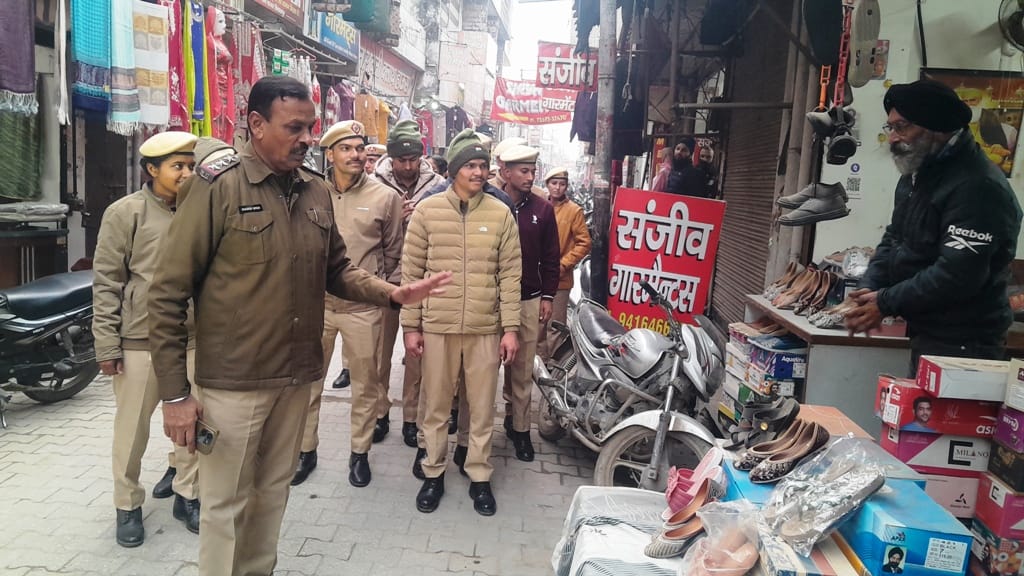 SHO removed encroachment from Main Bazaar