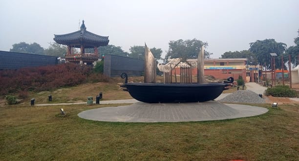 The Korean temple will be visible in Rani Ho Park on the banks of the Saryu River