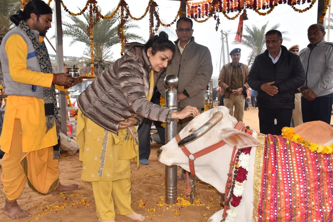 The Police Commissioner worshipped the cow.