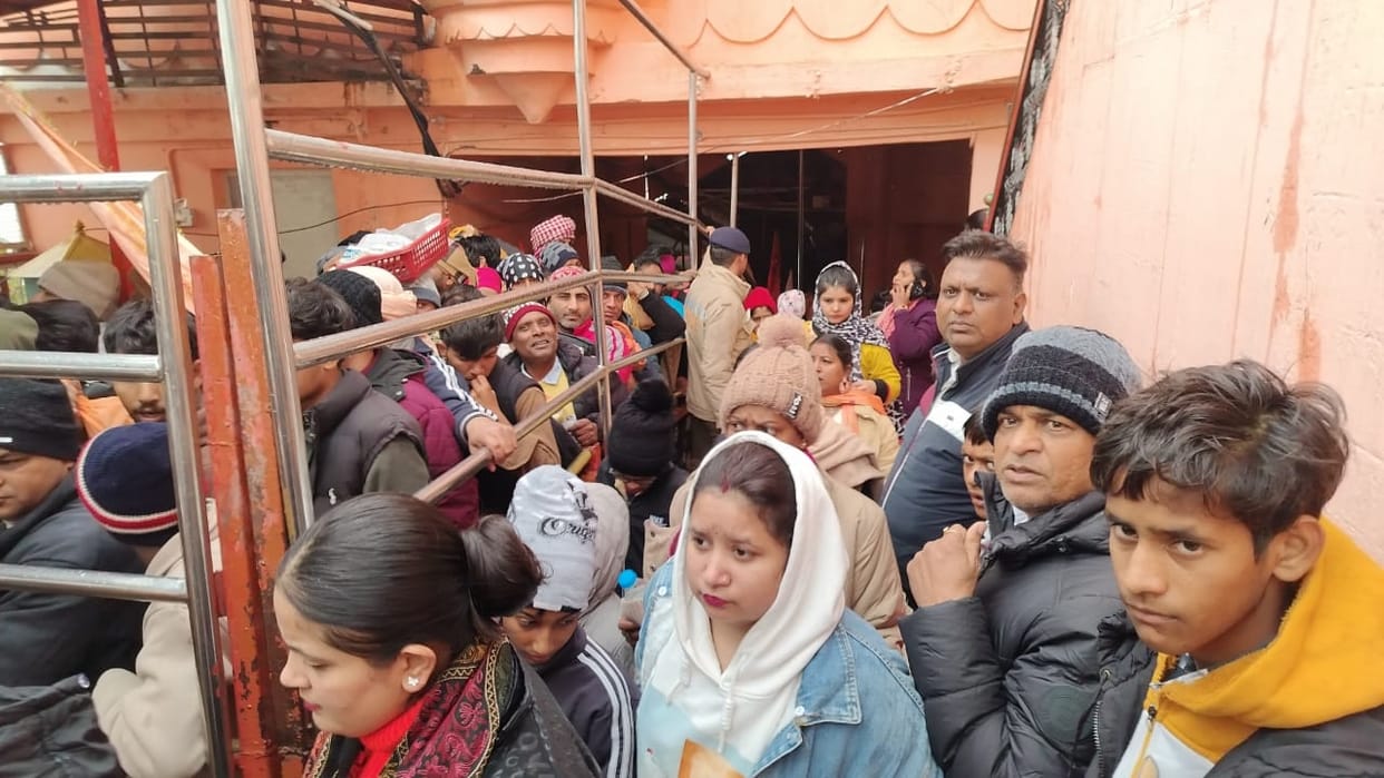 On New Year, 1.25 lakh devotees bowed their heads in the court of Balyogi.