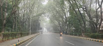 Weather Change: Dark Clouds and Drizzle Bring 3–4°C Drop in Temperature