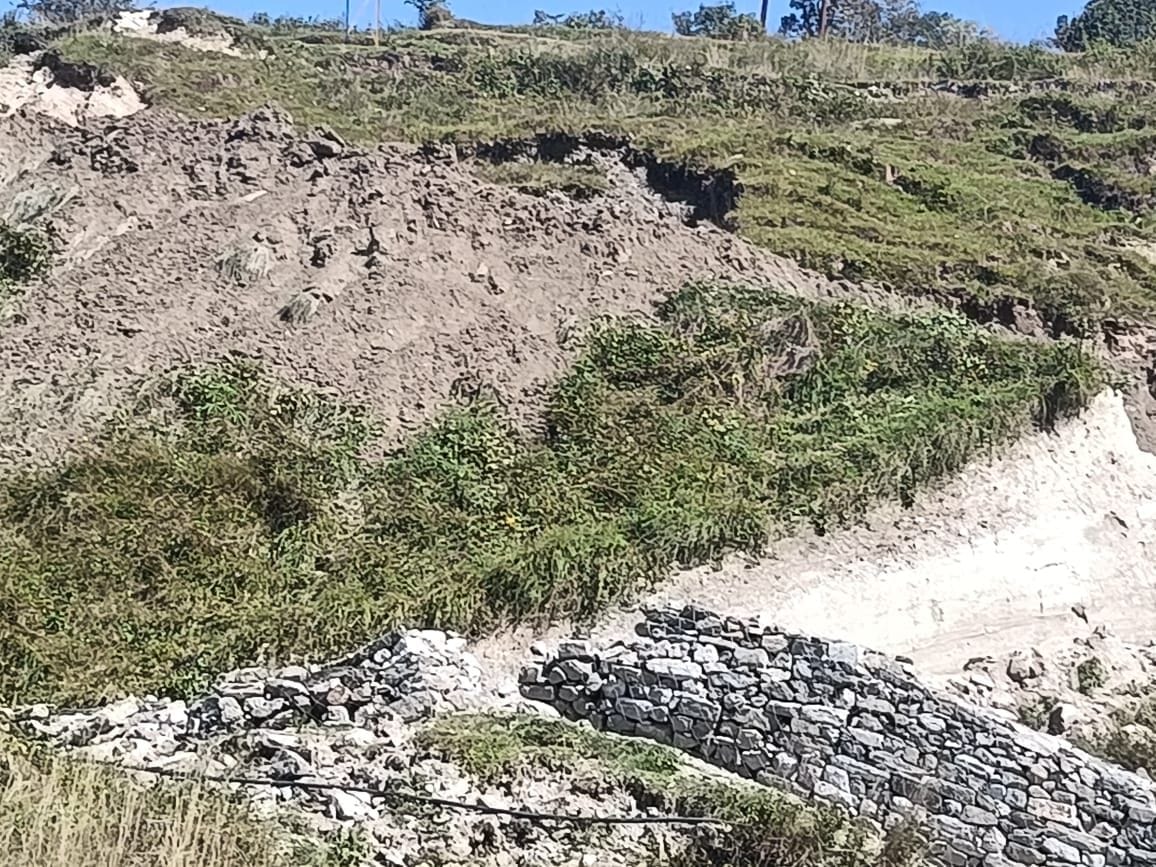 The Alkathal-Naina Devi road is in a bad condition, making travel dangerous.
