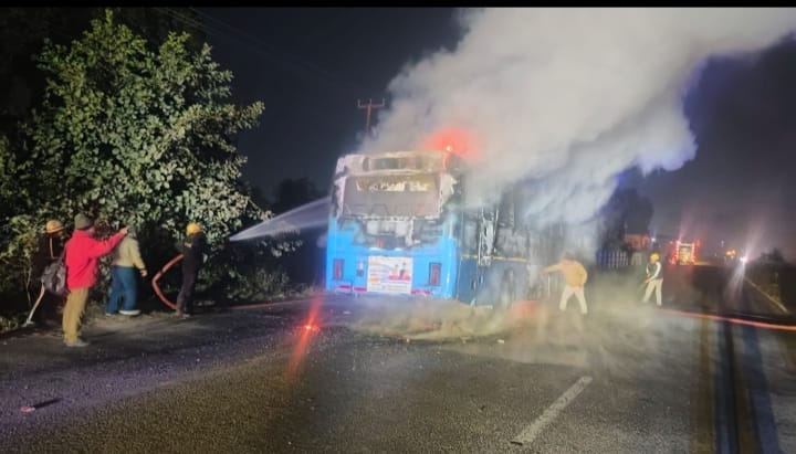 Lohaghat-Doon bus catches fire, saves several lives