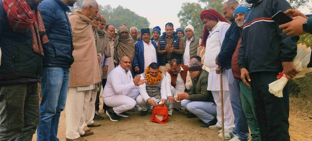 meter road will be constructed in Mukundpur at a cost of .