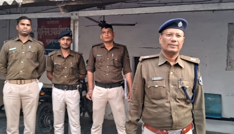 Bihar: चर्चित स्मैक माफिया मनोज तुरहा 12 लाख नकद के साथ गिरफ्तार, मुजफ्फरपुर में शराब पार्टी के दौरान कार्रवाई