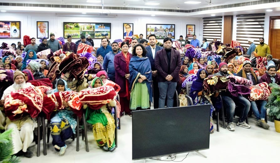 The DM distributed blankets to the needy in the Collectorate auditorium
