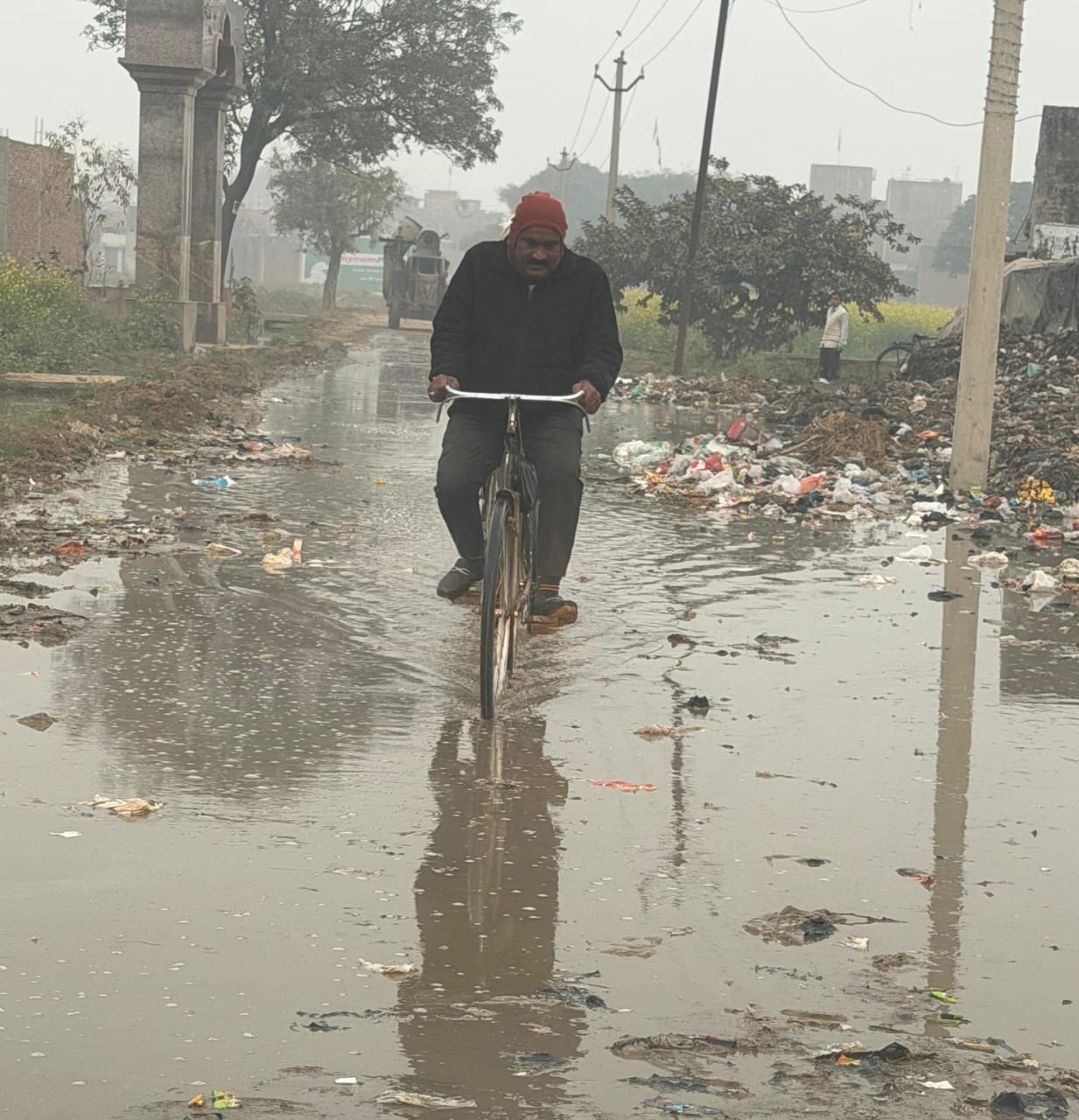 Drains overflow on Haryana Road, waterlogging on the road