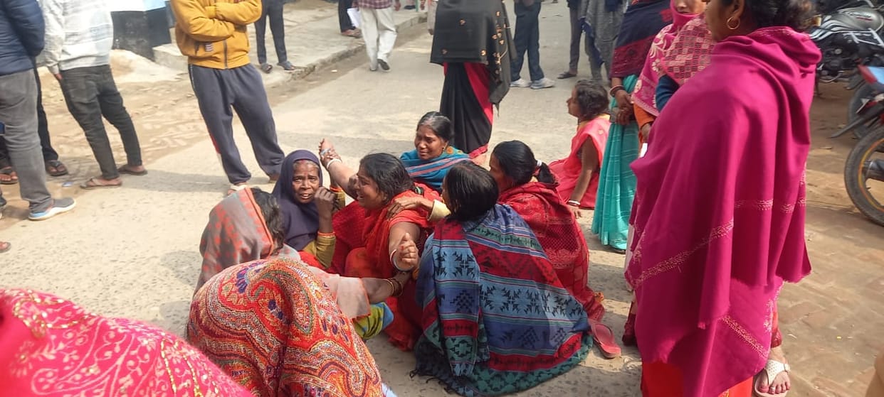 Bihar News vaishali sonpur electrocution 2 laborers die during roof casting Hajipur news Bihar News