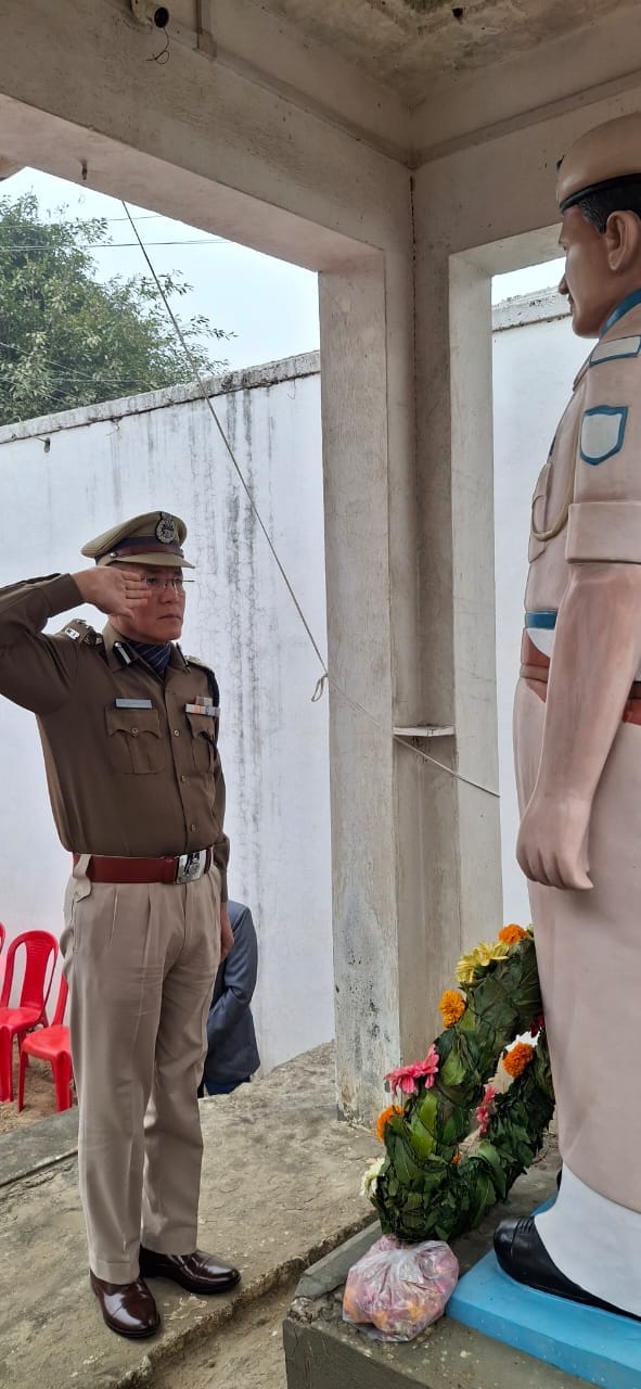 CRPF DIG laid floral tributes at the statue of martyr Anand.