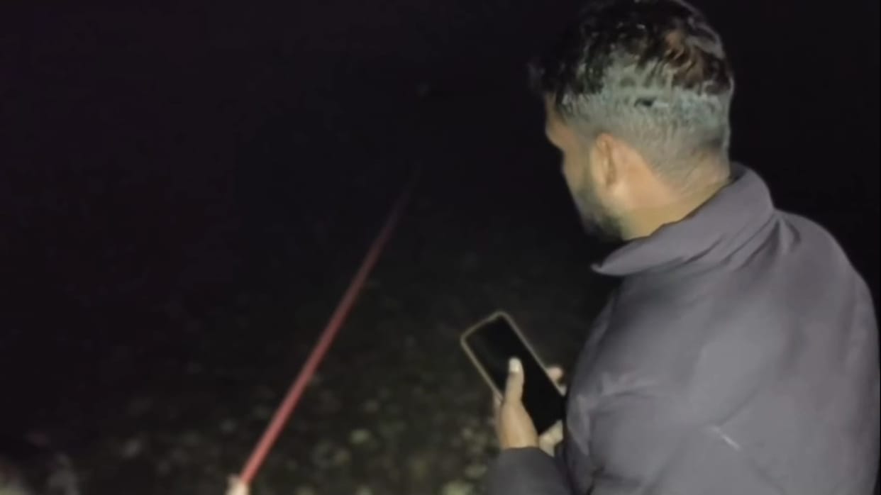 One of the friends celebrating the New Year was swept away in a canal