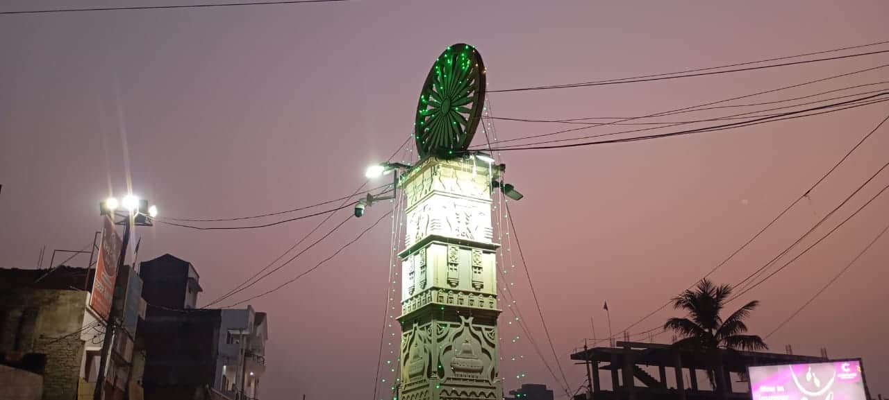 पालीटेक्निक चौराहे पर लगा सीसीकैमरा। संवाद