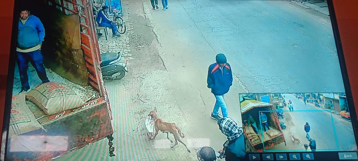 Uproar between Bajrang Dal and traders after animal remains found in the market