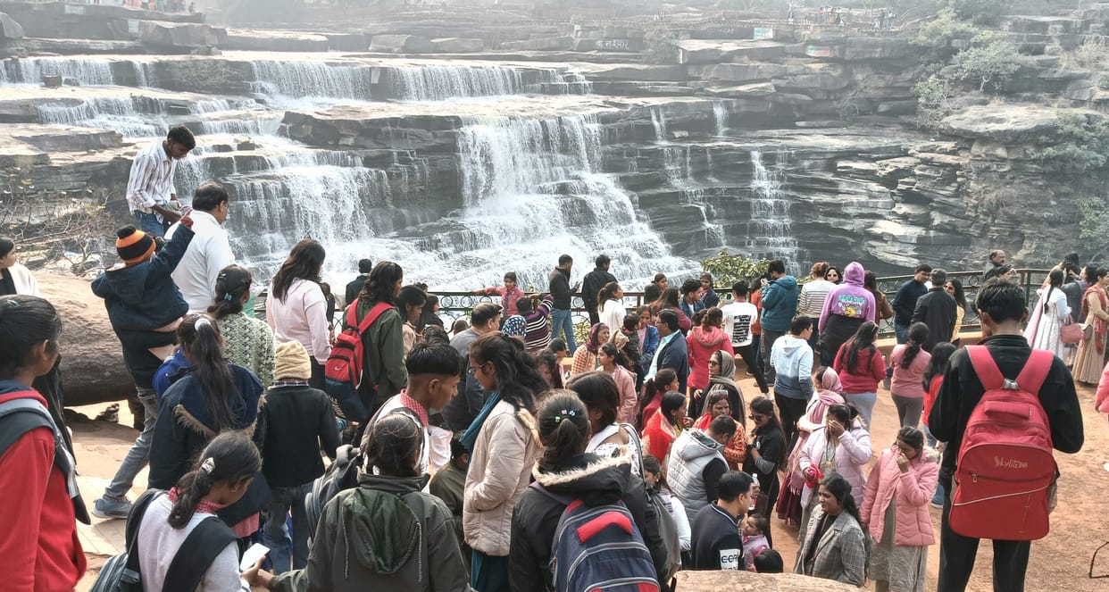 On the first day, more than 12,000 tourists visited the four waterfalls