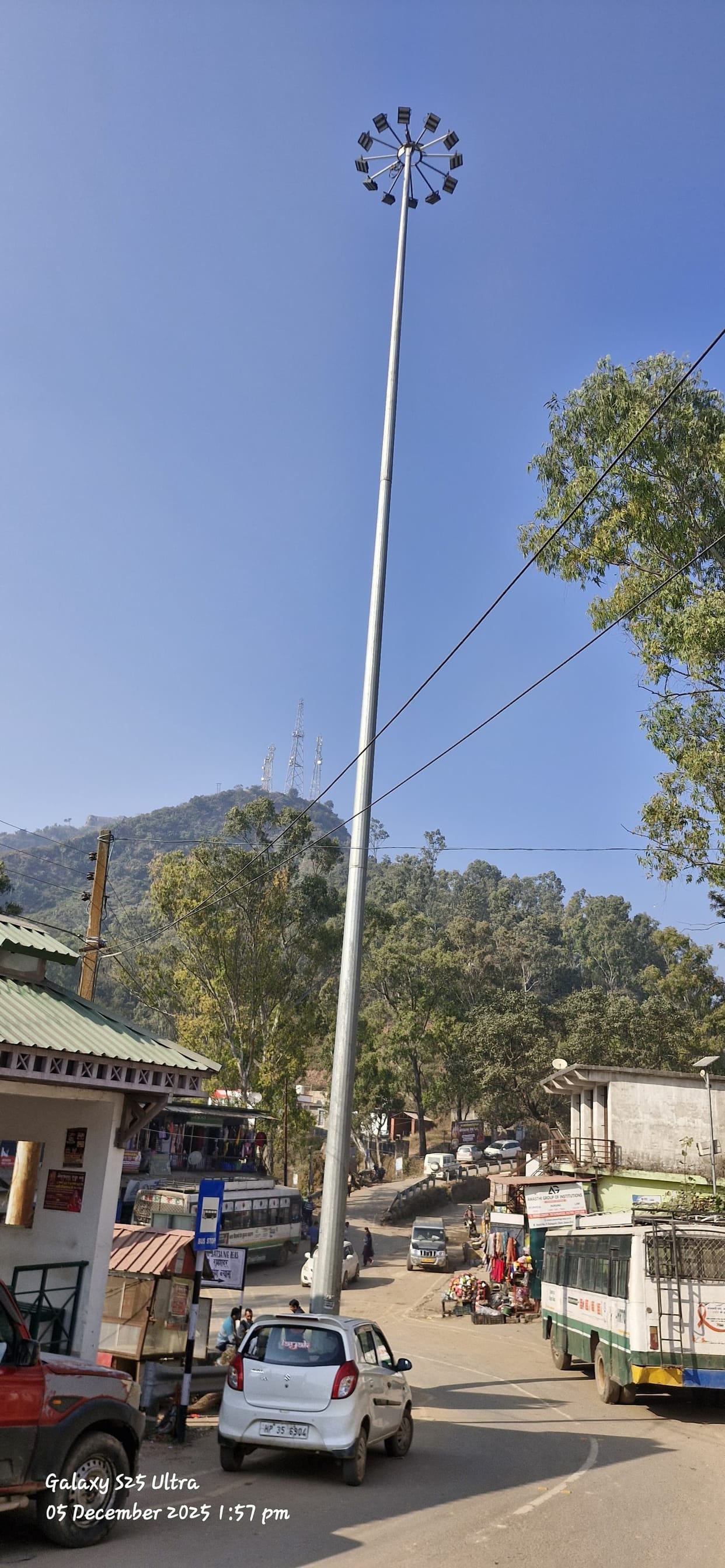 15 lakh floodlights have become a showpiece in Ramshahar for three years.