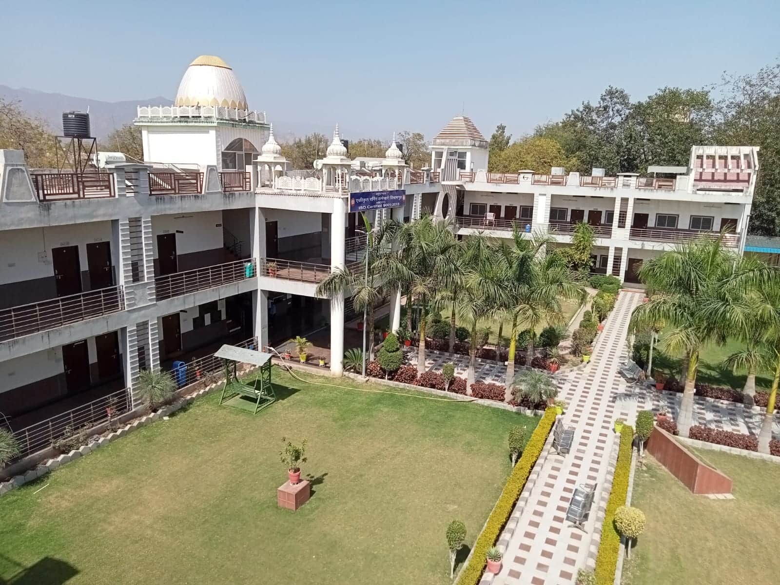 सिरोही। विभिन्न क्षेत्रों में उत्कृष्टता के लिए आबूरोड रनिंग रूम को भारतीय रेलवे की बेस्ट रनिंग