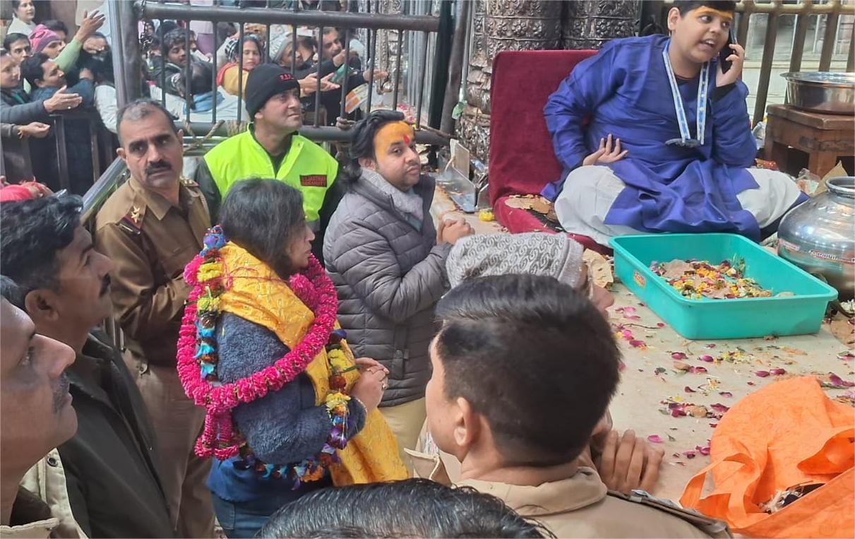 ADG Anupam Kulshrestha visited to have darshan of Thakurji (Lord Krishna).