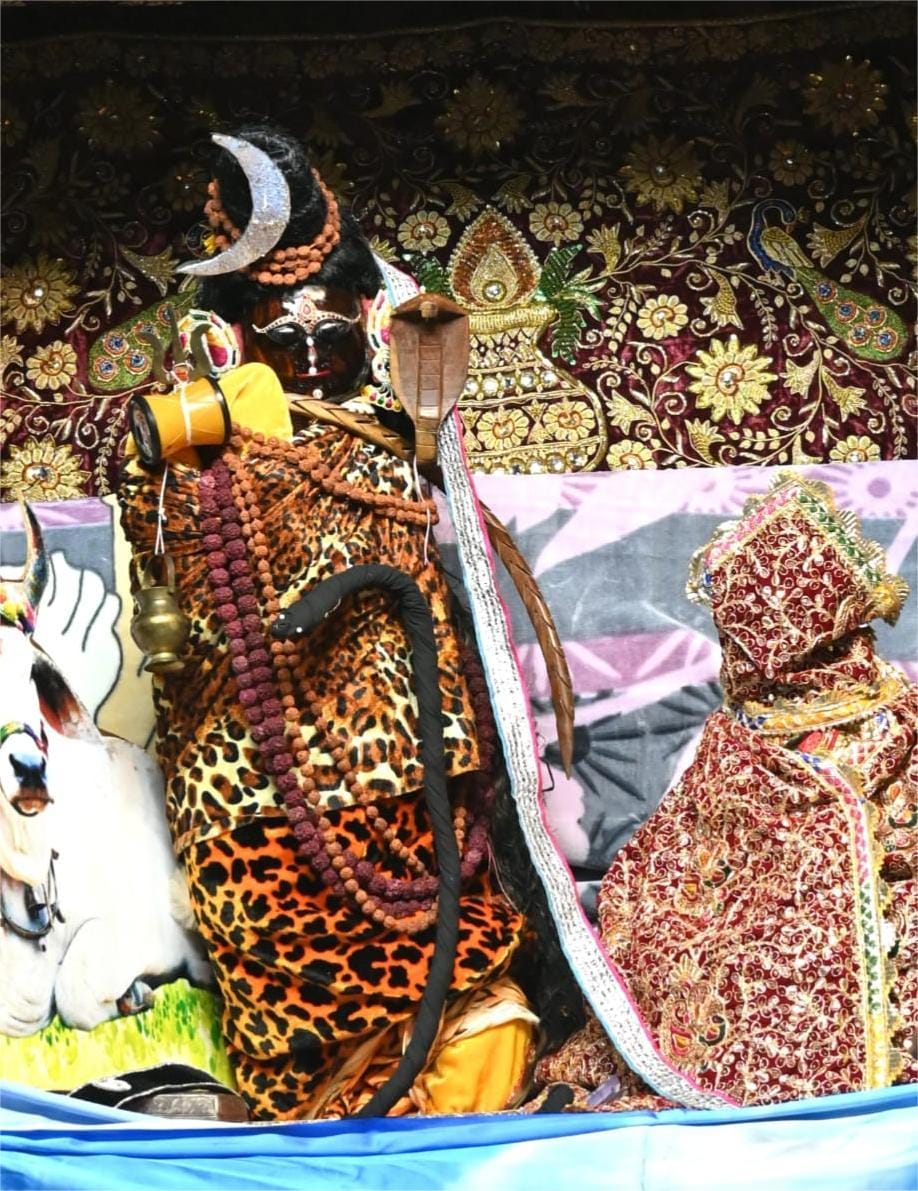 Thakur Radhavallabh Lal adorned in the form of Lord Shiva.