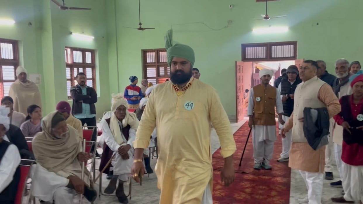 A catwalk competition was organised for the elderly wearing dhoti, kurta and turban.