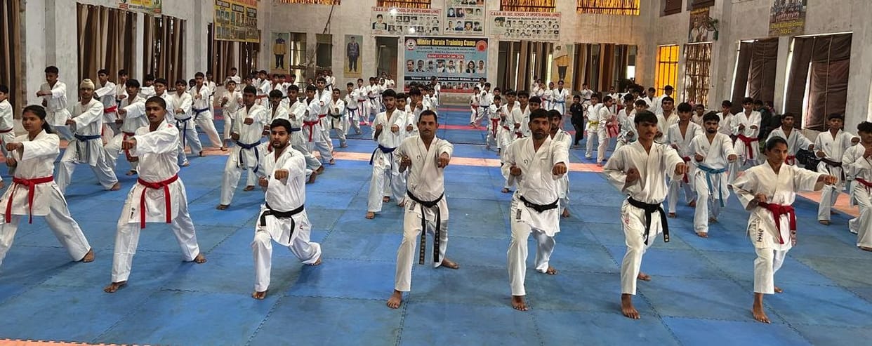 The players were taught punching and kicking techniques in detail.