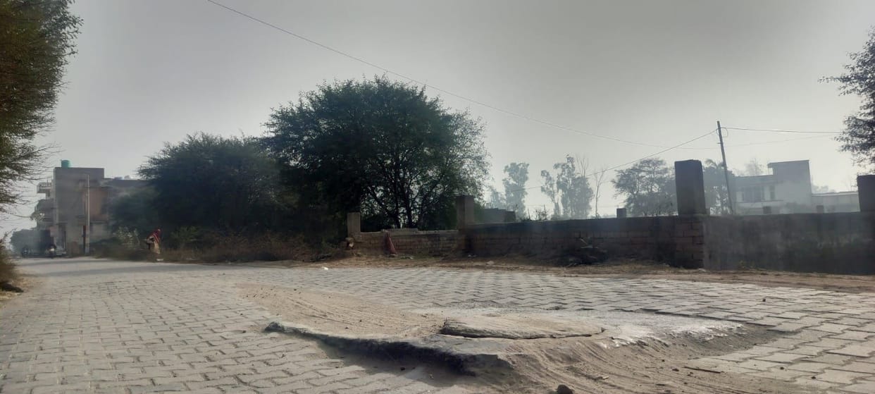 CRSU road is unsafe; there are no CCTV cameras or police patrols.