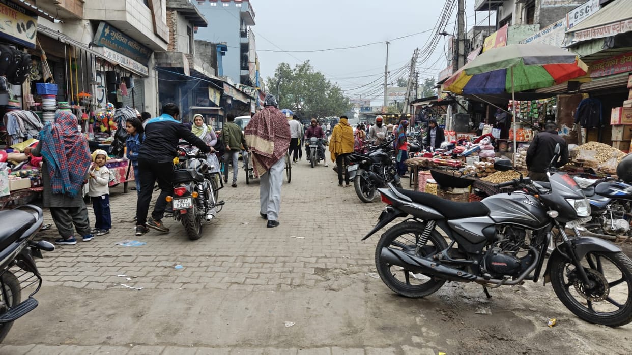 Despite the yellow markings, encroachment continues in the market; people say the campaign is just a show.