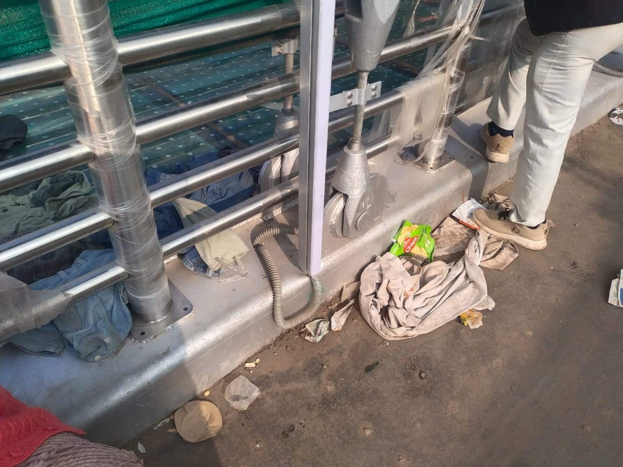 Tourists create ruckus at Bajrang Setu