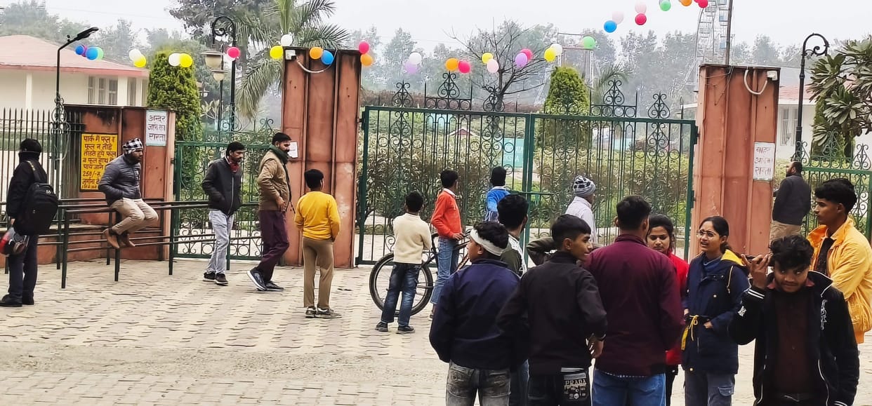 Herbal Park was locked for the second day, hundreds of people returned disappointed