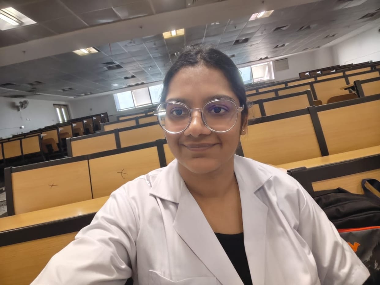 Krishna Nagar student Ruchi got admission in MBBS