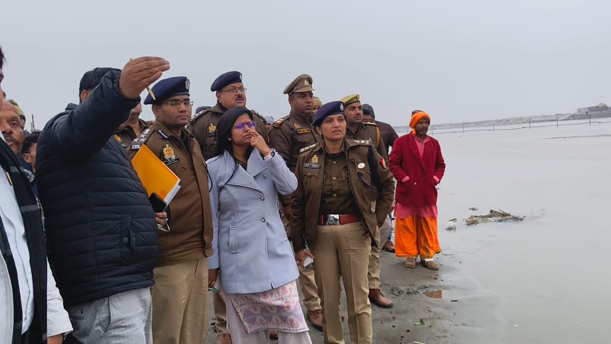 The DIG has ordered barricades to be placed in the deeper areas of the Ganges River.