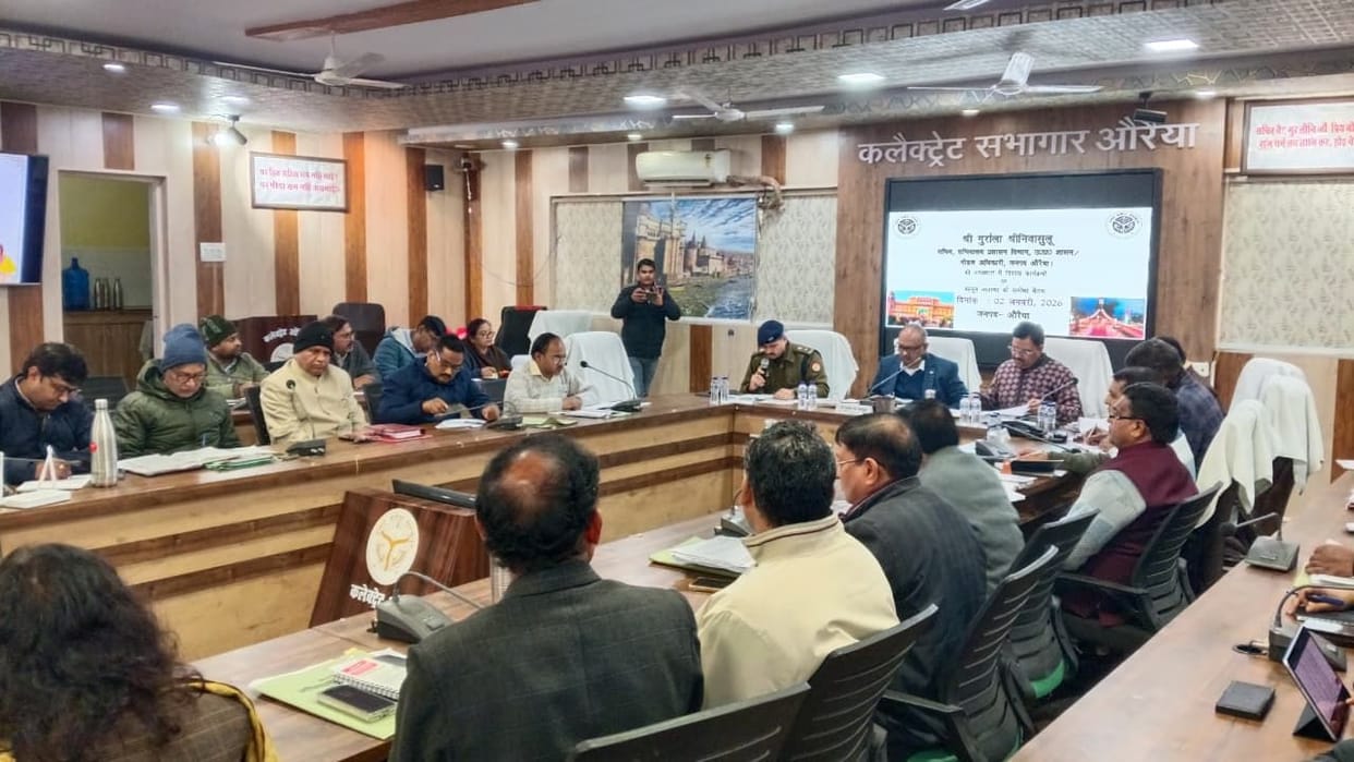 The state secretary inquired about the progress of development works.