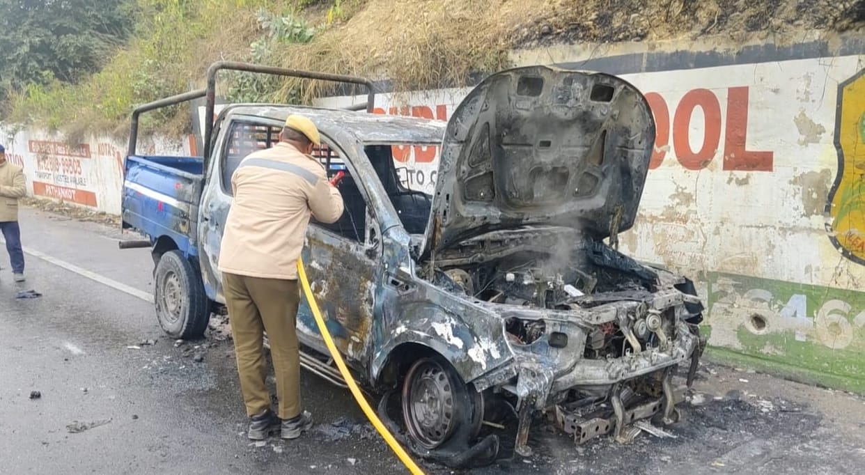 A diesel-fuelled vehicle caught fire, two people narrowly escaped.