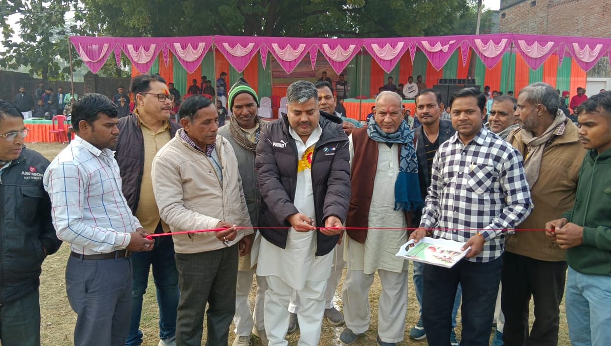 Varanasi team dominated the state level football competition.