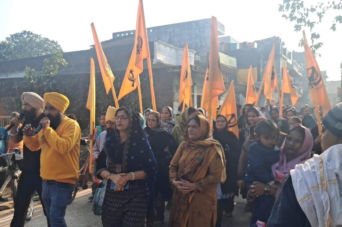 A grand procession was taken out on the occasion of the birth anniversary of Guru Gobind Singh.