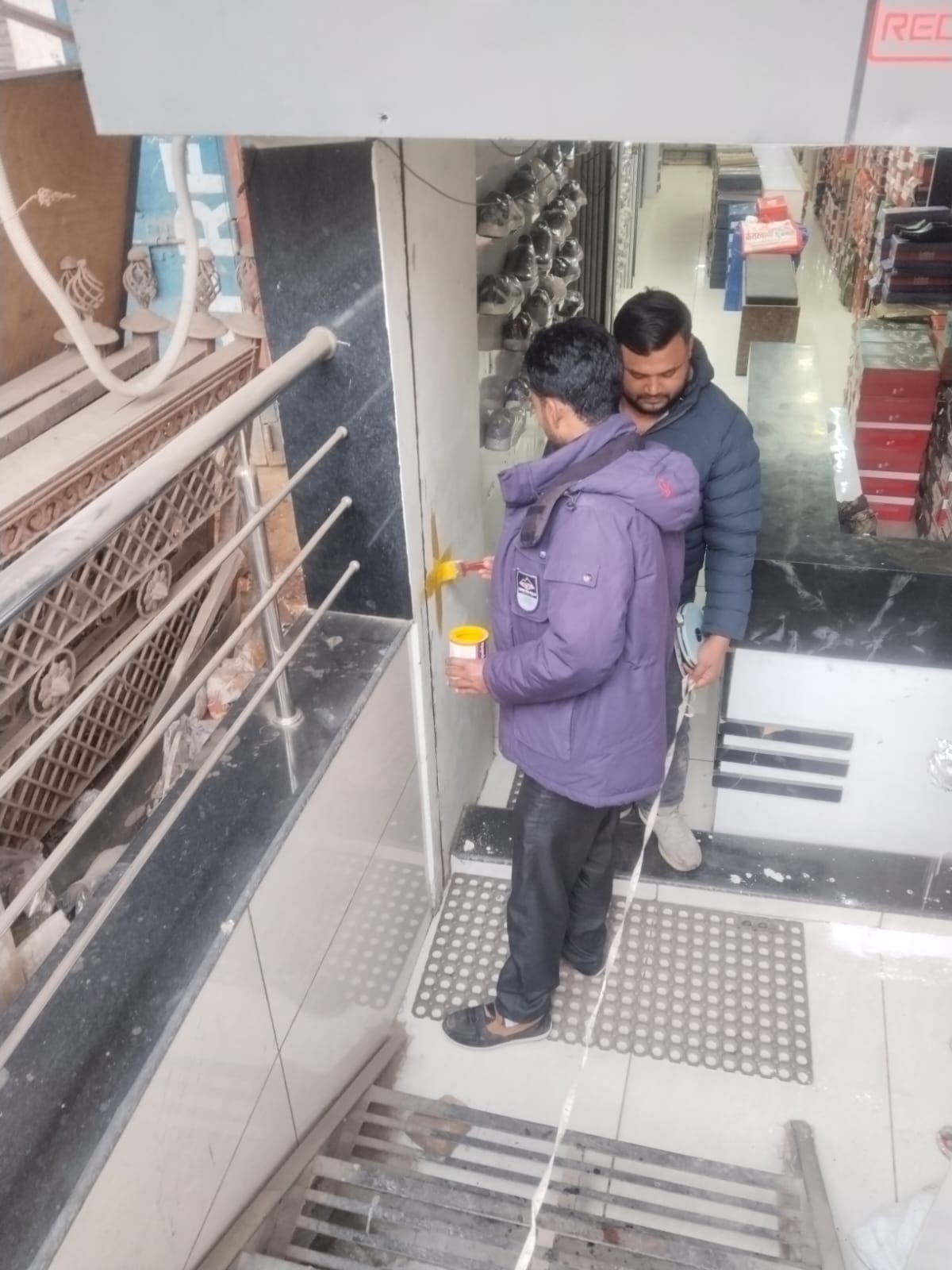 Encroachment will be removed from Lalgopalganj market, marking done on Jetwara road