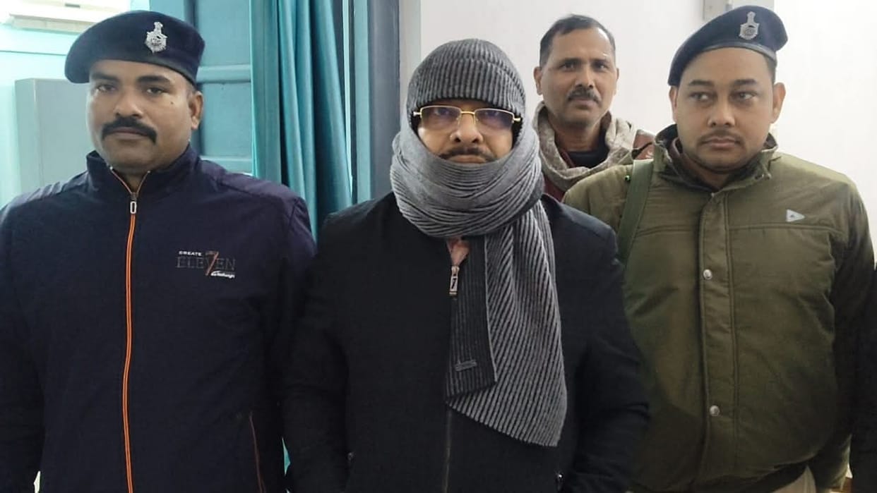 Muzaffarpur Bihar news : deo arrest vigilance trapped by 19 thousand ransome money today