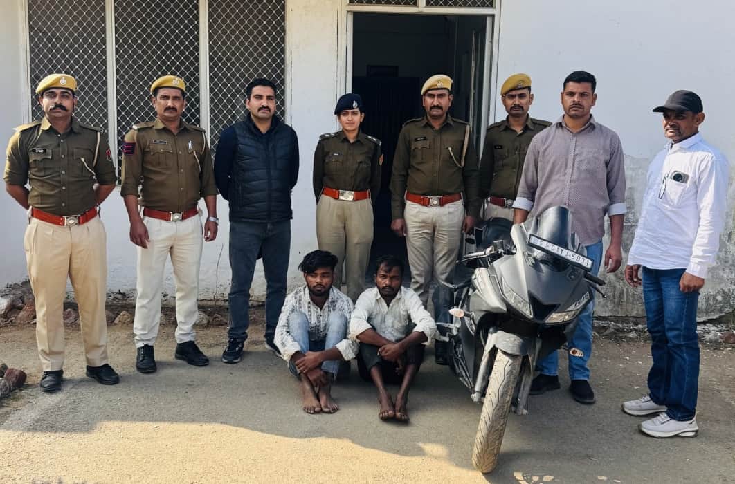 Salumber News: Stone pelting attack on Bolero, injured woman dies; two accused arrested, one minor detained