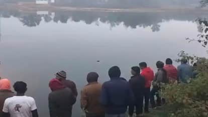 Rewa News: Youth’s Floating Body Found in Village Pond, Missing for Four Days, Family Devastated