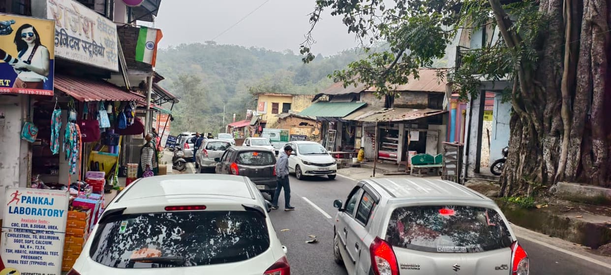 People are troubled by the jam in Rakkad Bazaar.