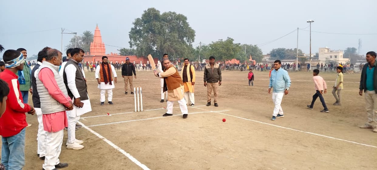 Cricket: Chandauli won the match by defeating Teachers-11.
