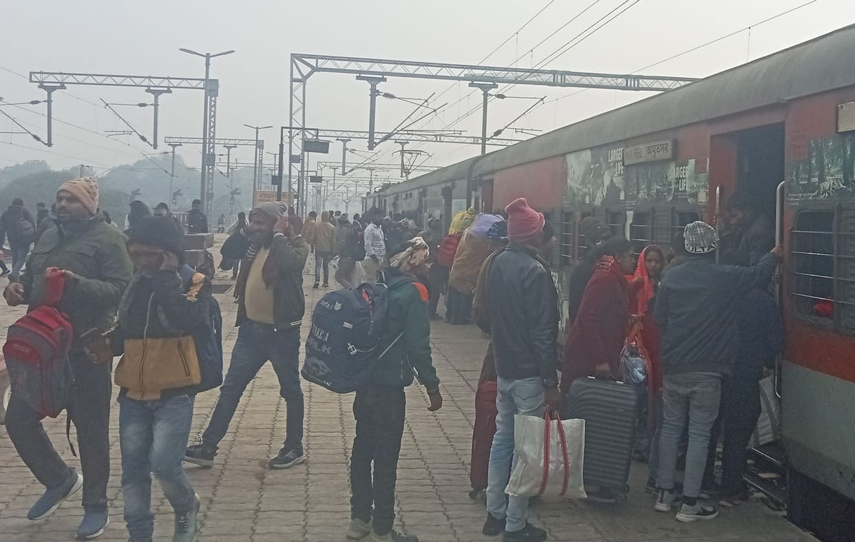 Many trains will not go to Prayagraj Sangam station on the day of bathing festivals of Magh Mela.