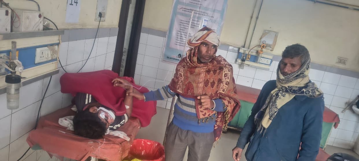 A young man going to buy ingredients for halwa was injured in a road accident.