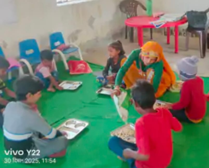 कड़ाके की ठंड में आंगनबाड़ी बच्चों की परेशानी बढ़ी