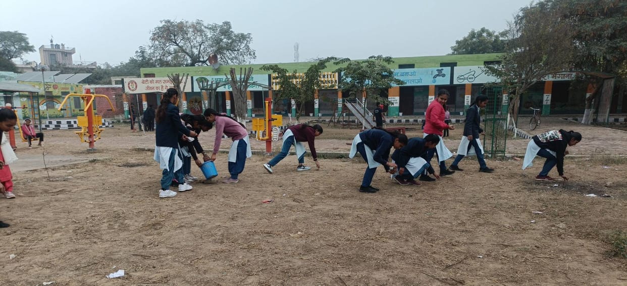 Volunteers did voluntary work in the NSS camp.