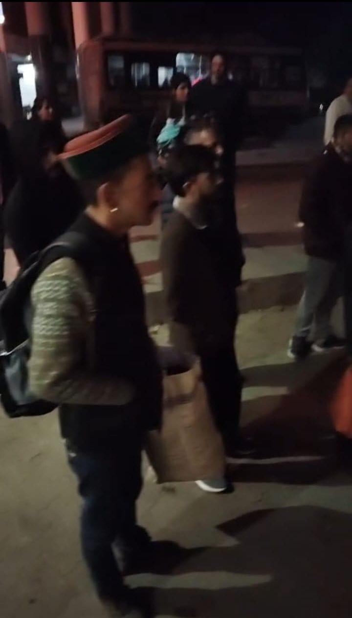Now the Chamba-Dehradun bus is delayed, passengers are left shivering in the cold.