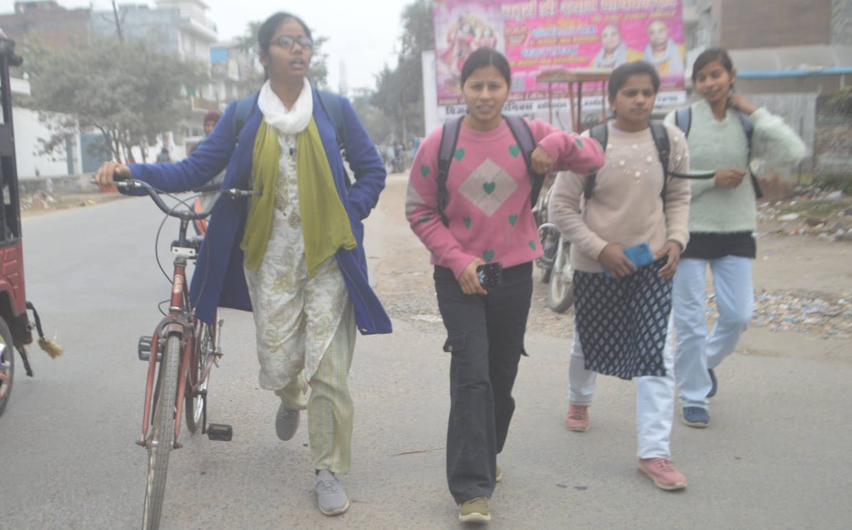 Cold winds dampened the sunshine, with the minimum temperature at five degrees Celsius.