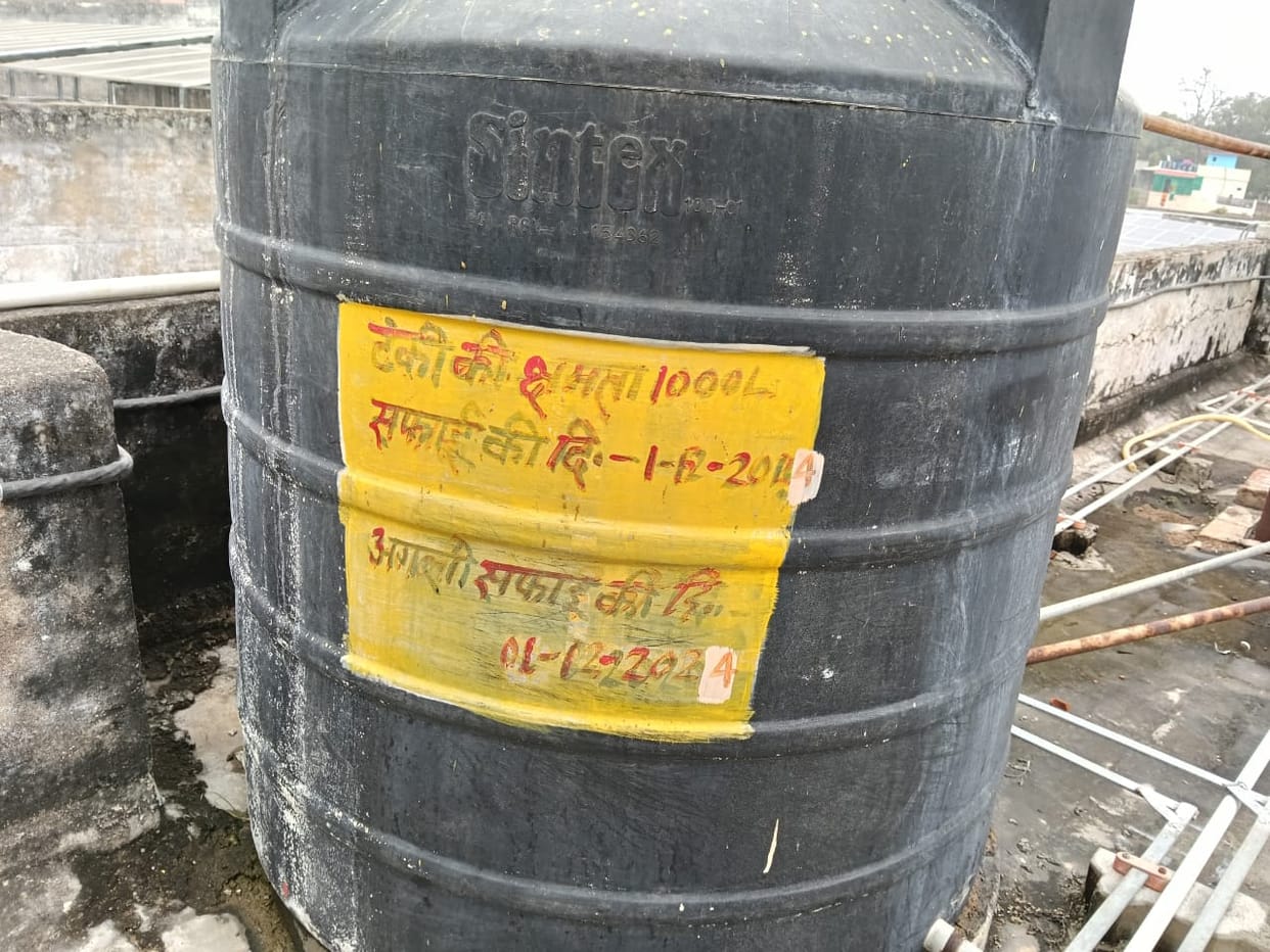 Water tanks placed on the roof of the district hospital have not been cleaned for 18 months.