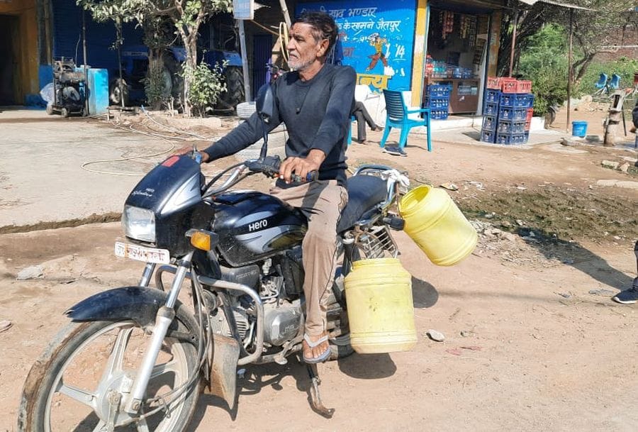 The motor hasn't been repaired even after 16 days, and water has to be brought from a kilometer away.