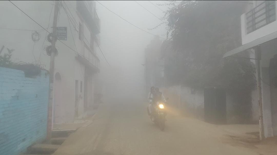 The night temperature dropped by one degree, leaving people shivering.
